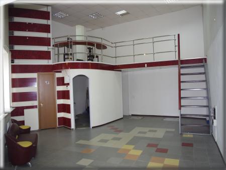 Многофункциональный зал с подсобными помещениями